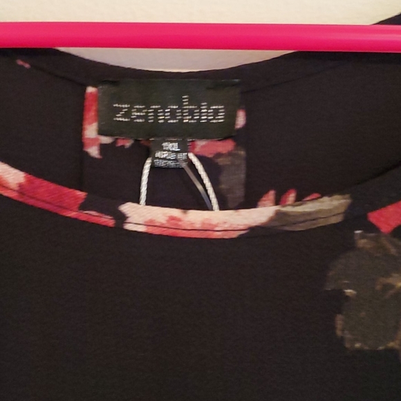 Top - Picture 3 of 6